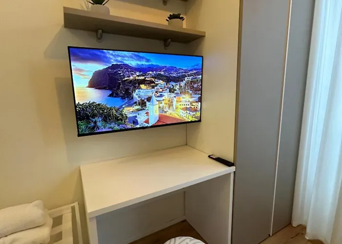 Duomo Private With Wi-fi Just Steps From The Duomo Demetra شقة