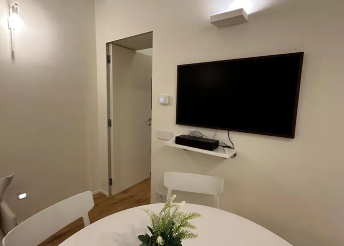 Duomo Private With Wi-fi Just Steps From The Duomo Demetra شقة